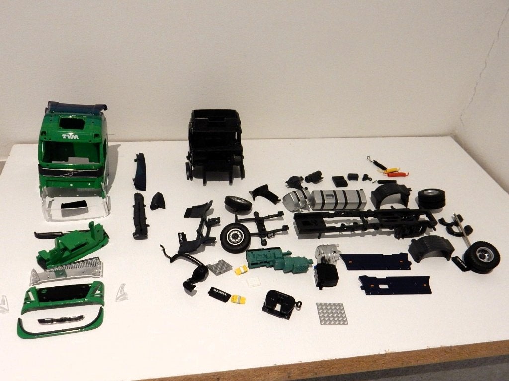Tekno Volvo FH5 4x2 trekker TVM onderdelen 1/50, Hobby en Vrije tijd, Modelauto's | 1:50, Ophalen of Verzenden, Gebruikt, Bus of Vrachtwagen
