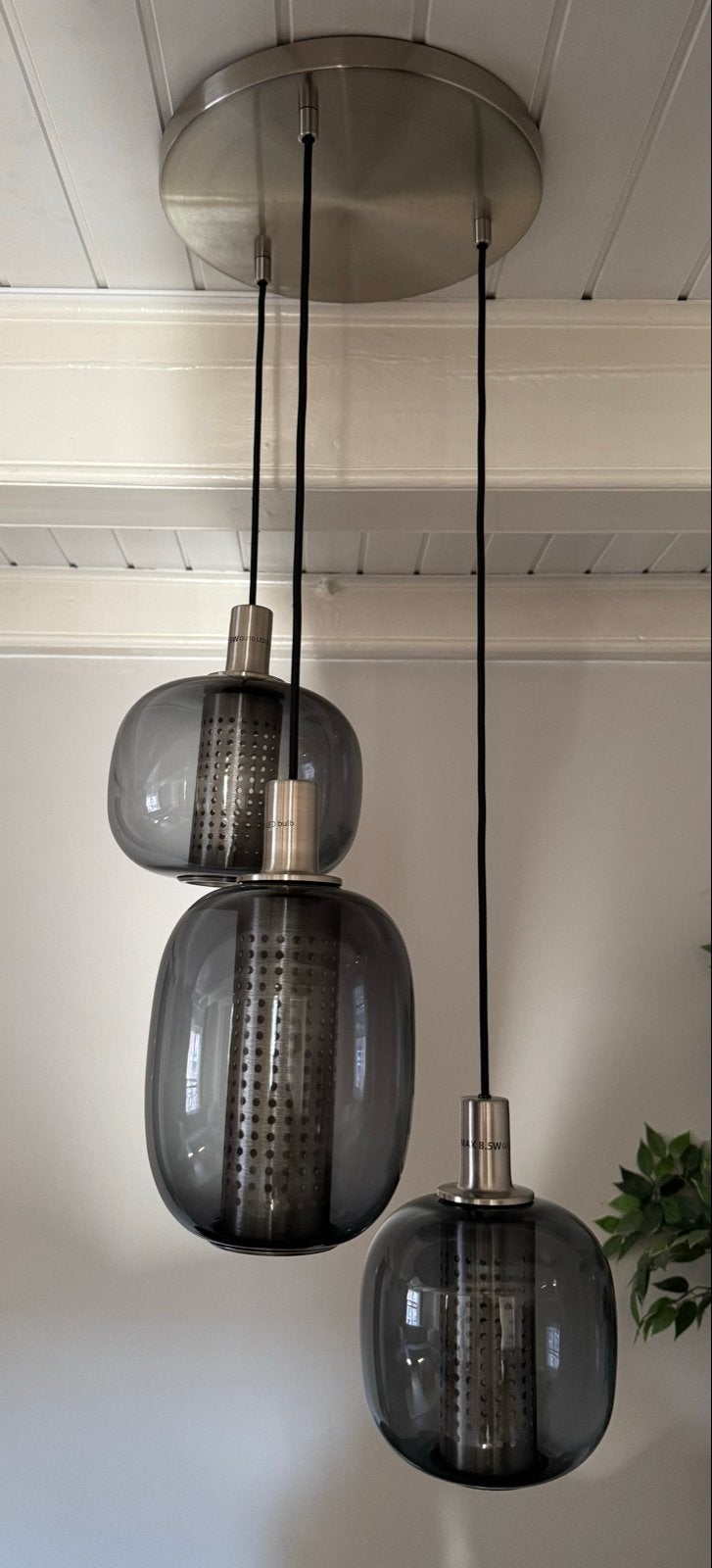 Moderne hanglamp met 3 glazen kappen - Grijs, Ophalen, Zo goed als nieuw, Glas, E14 (klein)