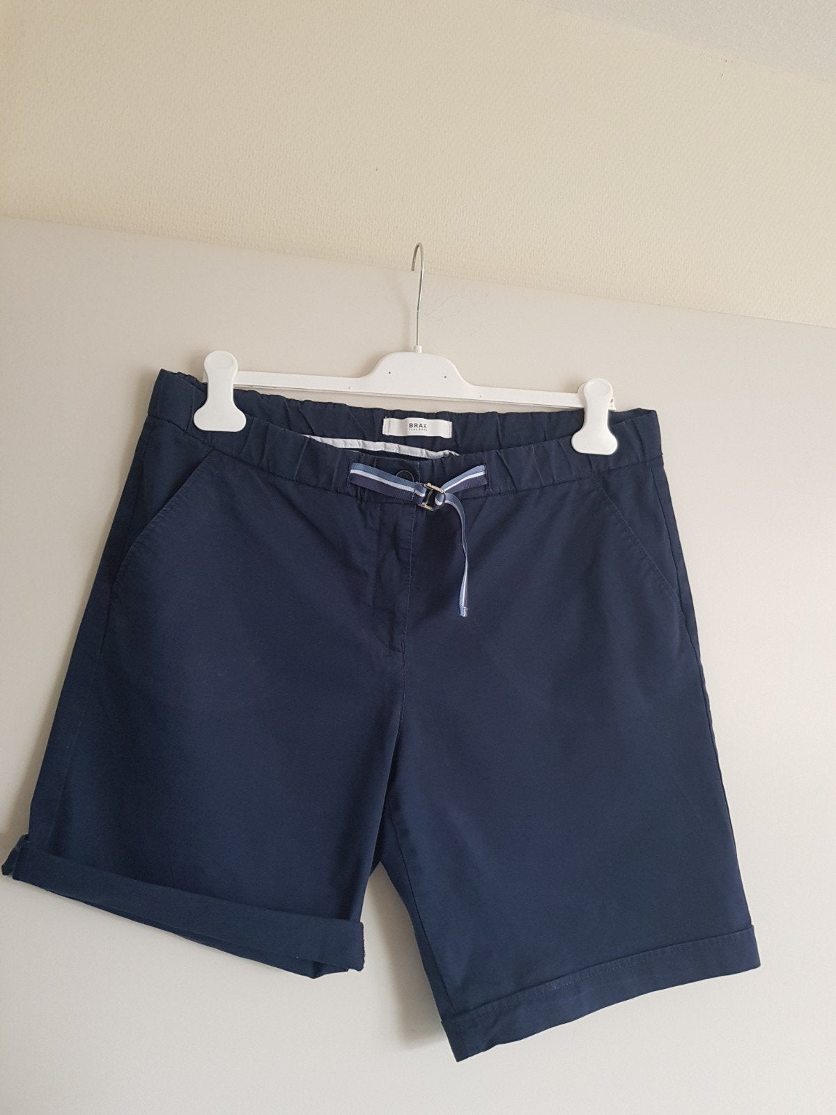 BRAX donker/ jeans blauwe katoenen korte broek maat 44, Blauw, Maat 42/44 (L), Zo goed als nieuw, Lang