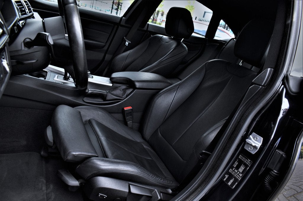 BMW 4 Serie Gran Coupé 418i Automaat M-Pakket OrgNL Dealer, Auto's, BMW, Automaat, Gebruikt, Zwart, 3 cilinders