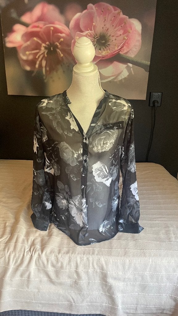 gebloemde transparante blouse van Amisu, Maat 38/40 (M), Verzenden, Zwart, Gedragen