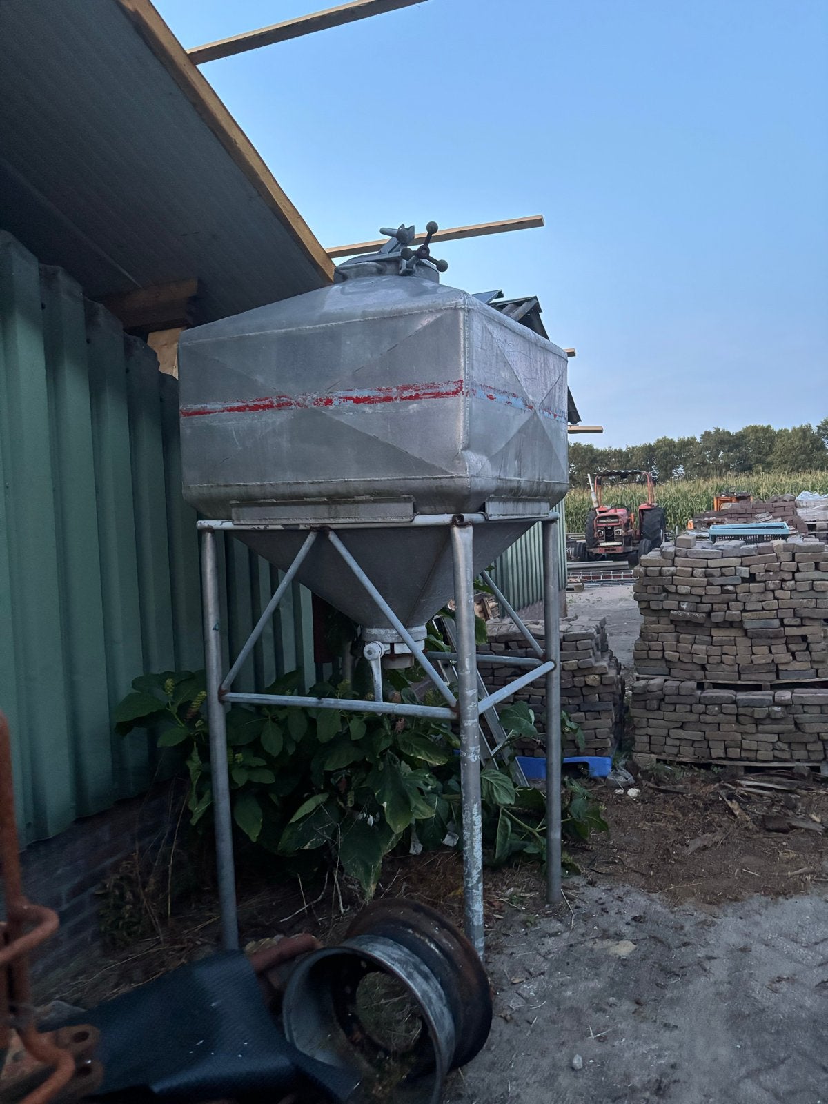 Aluminium opslagtank/silo op frame, Ophalen