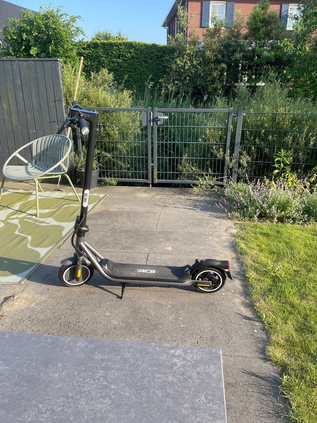 RCB R16 Elektrische step, zwart, opvouwbaar, nieuw, Fietsen en Brommers, Steps, Ophalen, Zo goed als nieuw, Elektrische step (E-scooter)