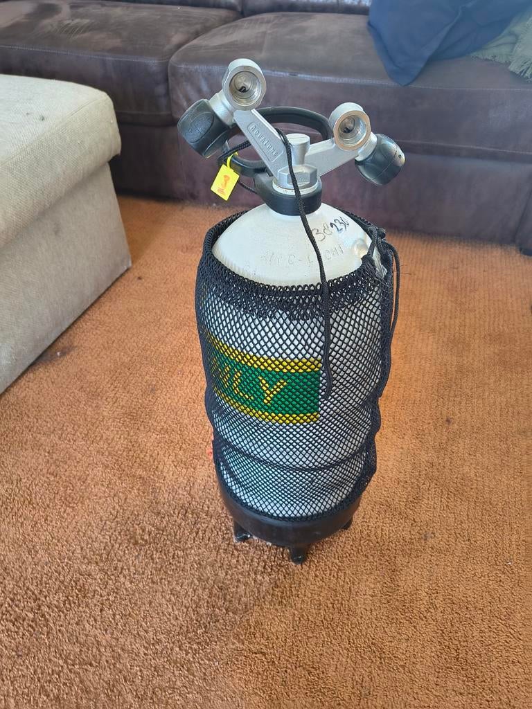 4 duikflessen 12 liter - bommetjes met dubbele kraan, Ophalen, Gebruikt, Duikfles