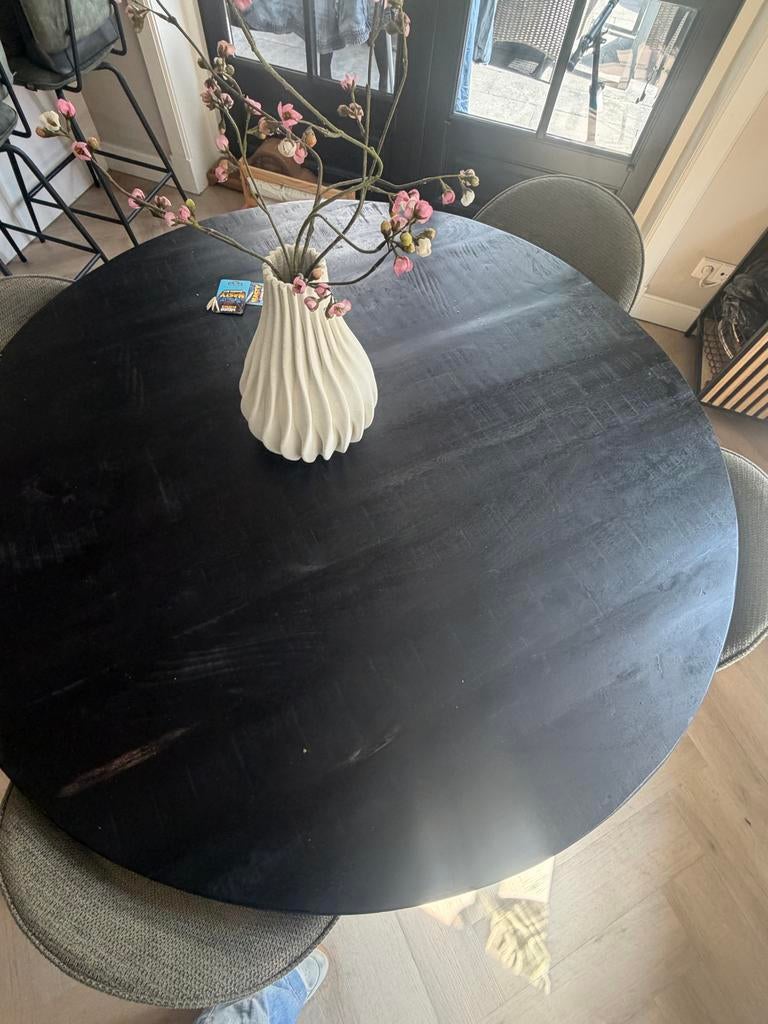 Ronde zwarte eettafel met metalen poot, Ø 130 cm, Huis en Inrichting, Tafels | Eettafels, 100 tot 150 cm, Rond, Ophalen of Verzenden