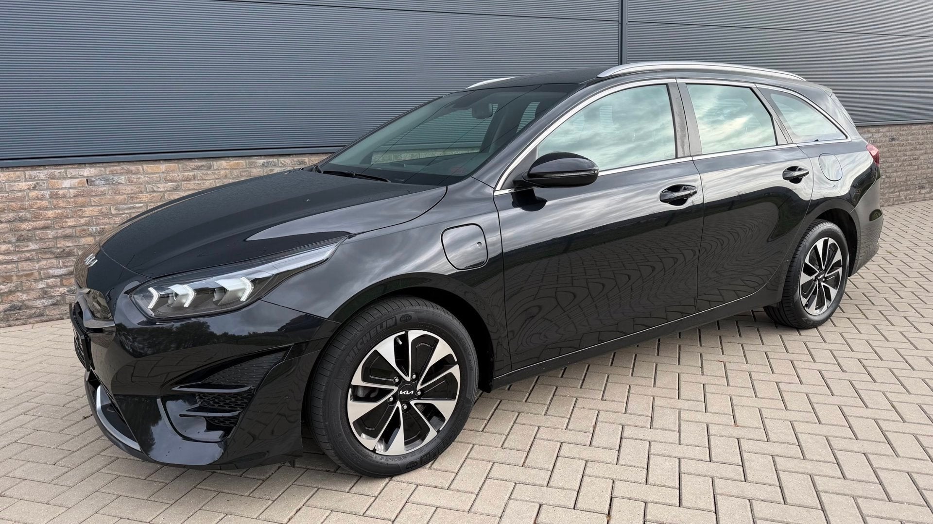 Kia Ceed Sportswagon 1.6 GDI PHEV DynamicLine Fabrieksgarant, Auto's, Dealer onderhouden, Gebruikt, Zwart, Adaptive Cruise Control