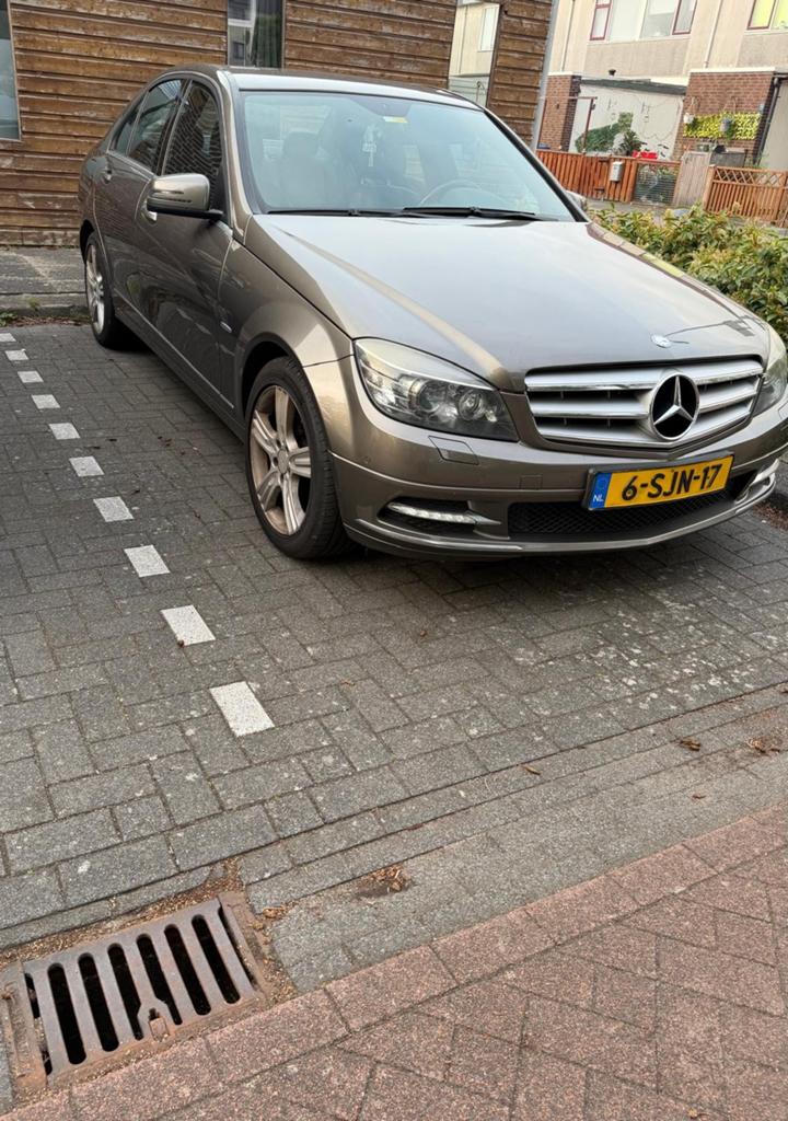 Mercedes-Benz C-Klasse 2.0 C200 CGI Sedan AUT 2010 Grijs, Achterwielaandrijving, 1800 kg, 4 cilinders, 1796 cc