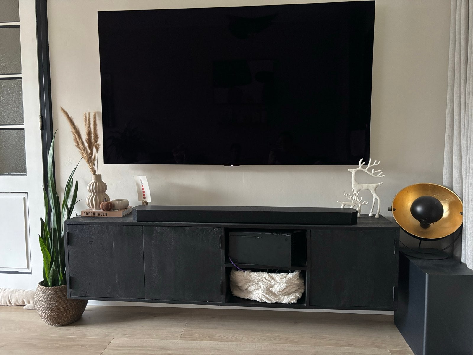 Zwart zwevend tv-meubel met opbergruimte, Ophalen, 150 tot 200 cm, Zo goed als nieuw, Minder dan 100 cm