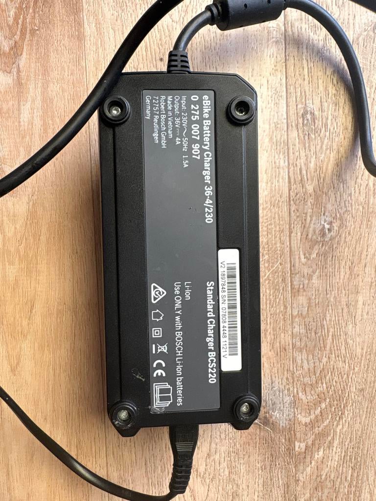 Bosch eBike Acculader 36V/4A (BCS220) - Zo goed als nieuw, Ophalen of Verzenden, Zo goed als nieuw