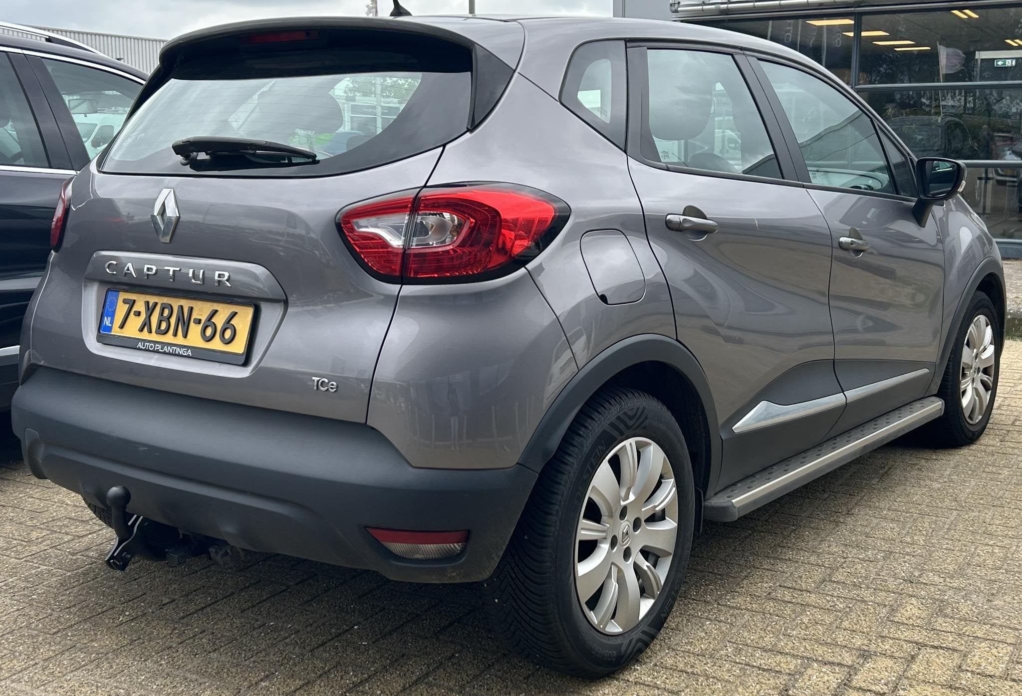 Renault Captur 0.9 TCe Expression 90PK | NL AUTO | Trekhaak, Voorwielaandrijving, 898 cc, Stof, Gebruikt