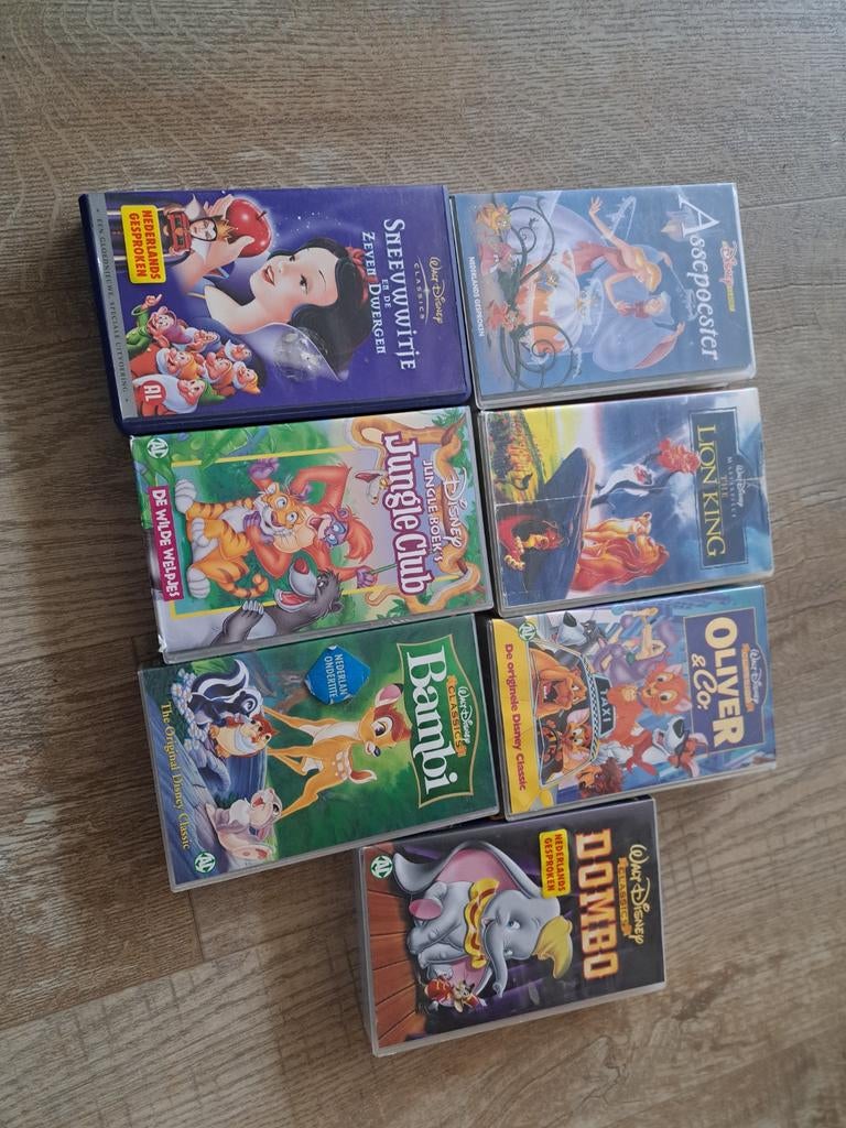 7x Disney VHS banden: Sneeuwwitje, Jungle Club, Bambi, Dumbo, Ophalen of Verzenden