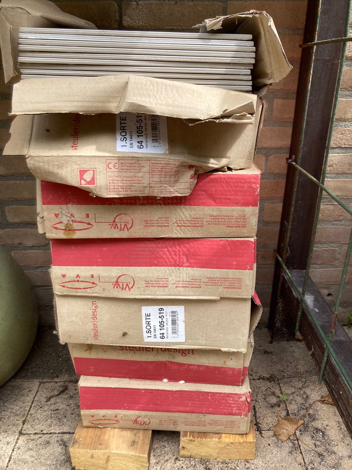Te koop: witte vloertegels, Ophalen, Keramiek, Nieuw, 20 tot 40 cm