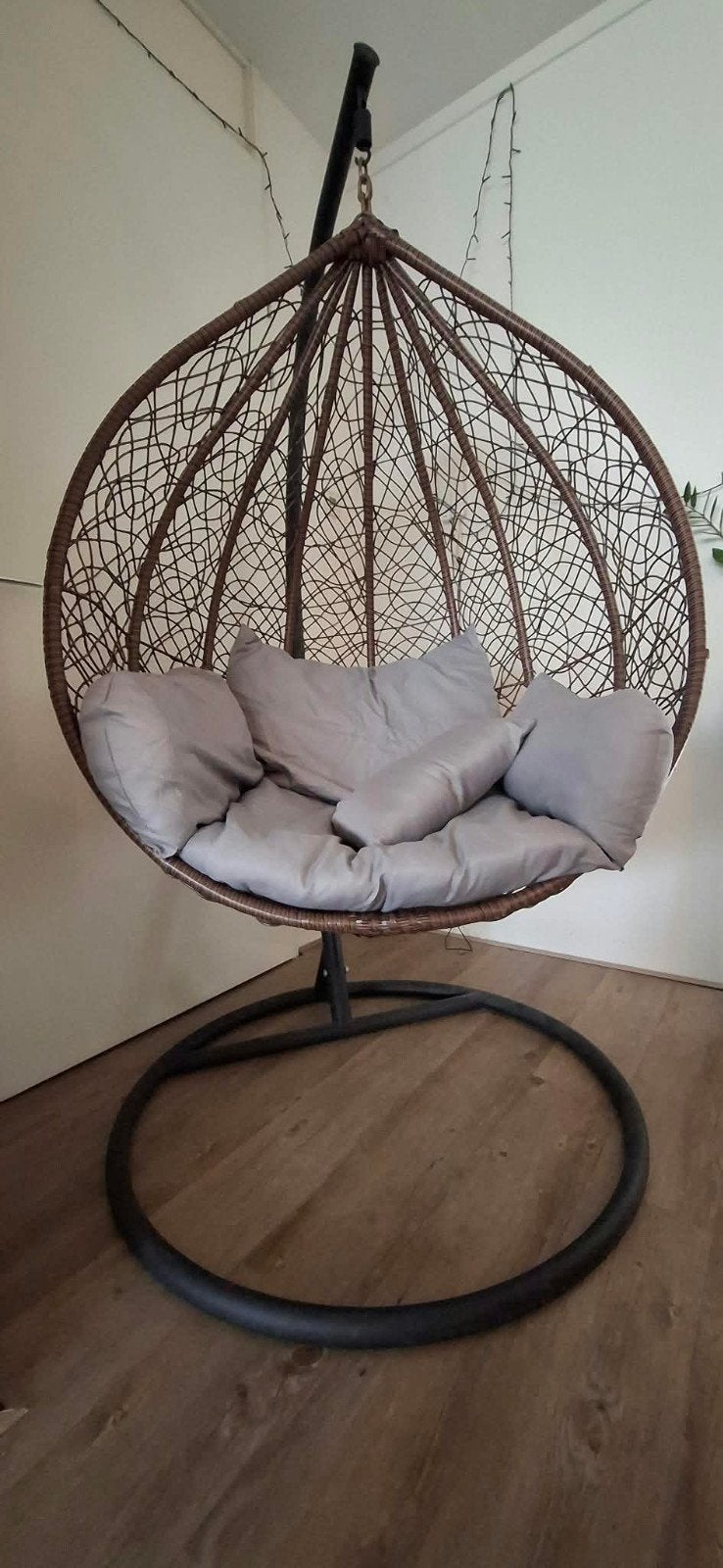 Egg hangstoel, Ophalen, Kunststof, Bruin, Zo goed als nieuw