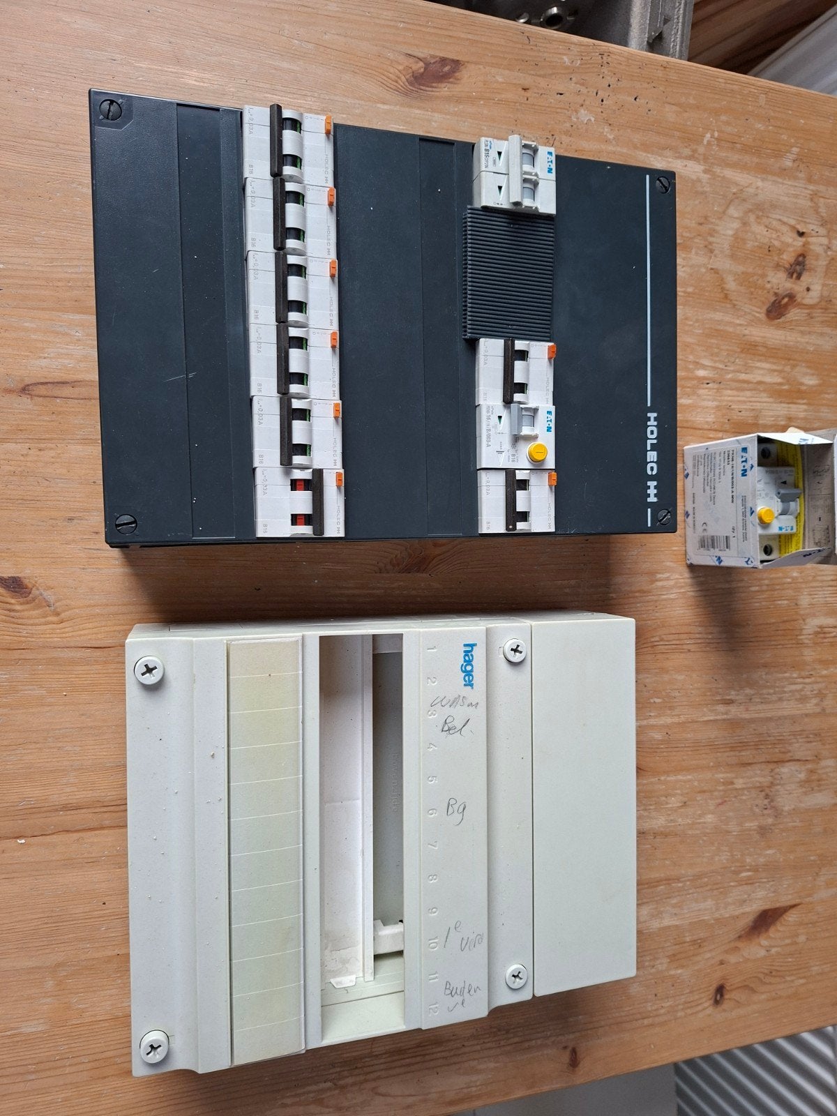 Meterkast met 10 Eaton/Holec aardlekautomaten en zekering, Ophalen, Zo goed als nieuw, Eaton, Aardlekautomaat