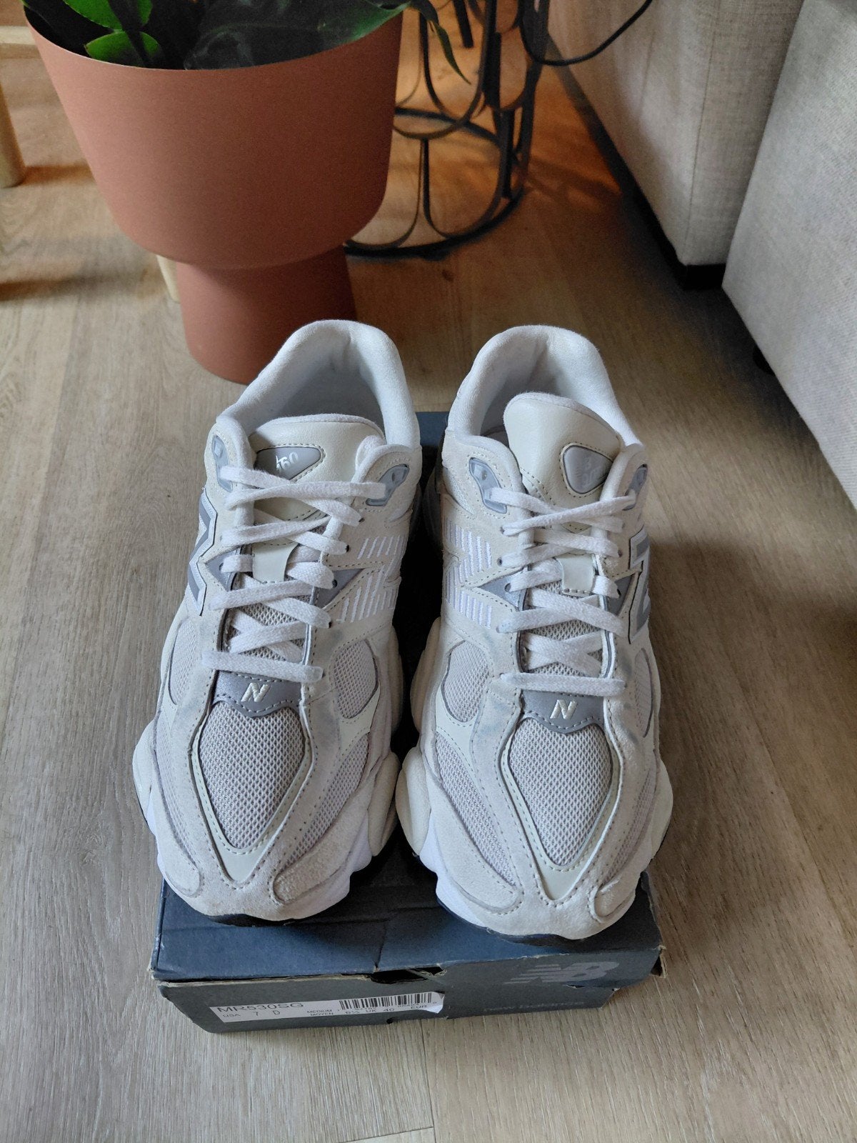 New Balance U9060WHT seasalt moonbeam turtledove maat 40, Kleding | Dames, Beige, New Balance, Ophalen of Verzenden, Sneakers of Gympen