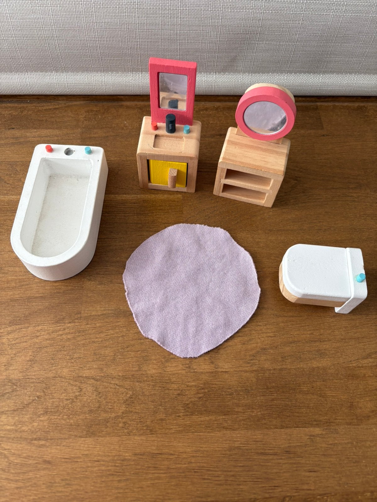 Poppenhuis badkamer meubels – bad, wc, wastafel + spiegels, Ophalen of Verzenden, Zo goed als nieuw