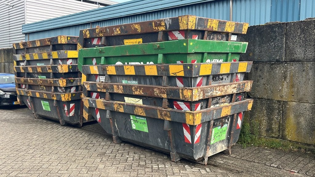 Diversen gebruikte containers 6 open 4/5 mm !