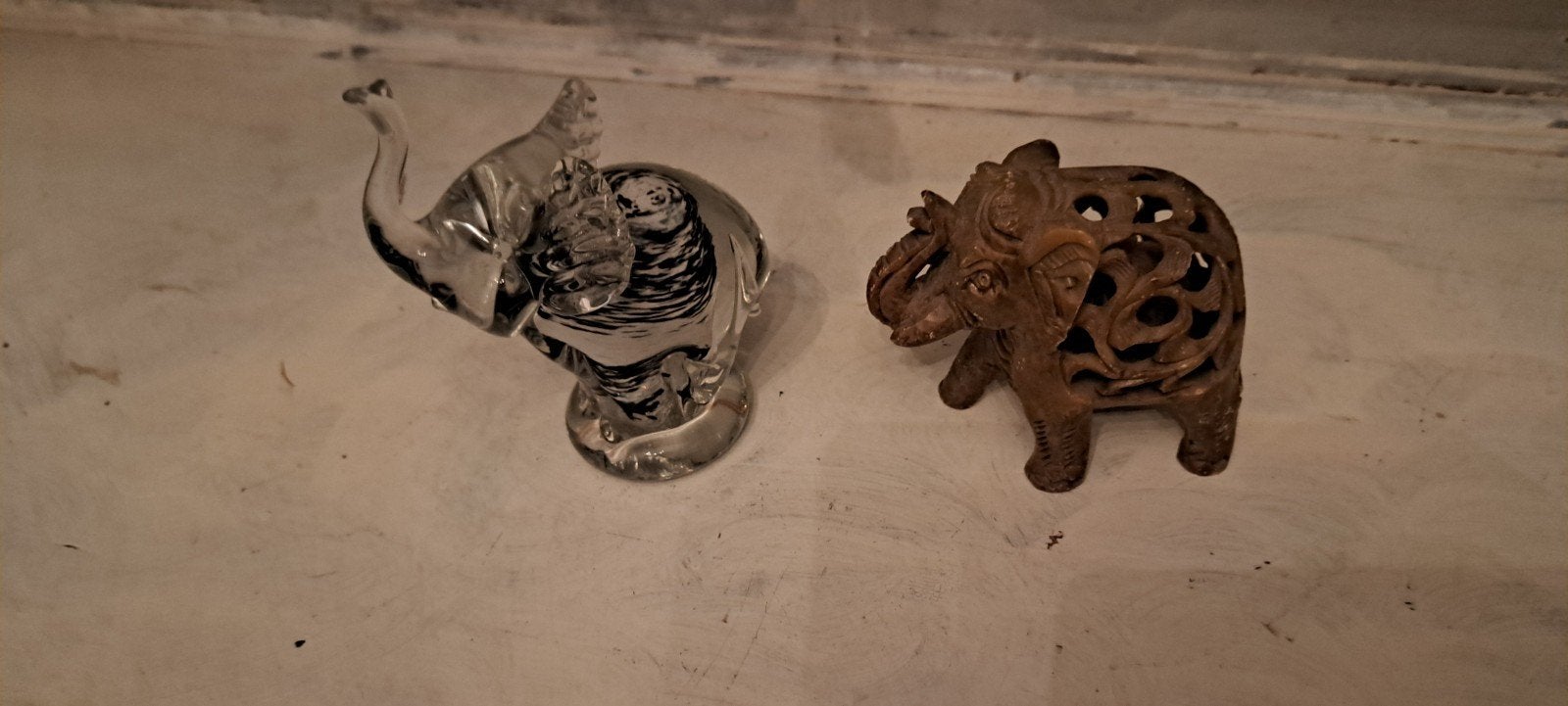 2 olifantjes, 0 tot 2 jaar