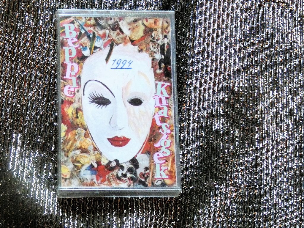 BEPPIE KRAFT - Knatsjgek (1994) cassette. Limburgs., Ophalen, Gebruikt, 1 bandje