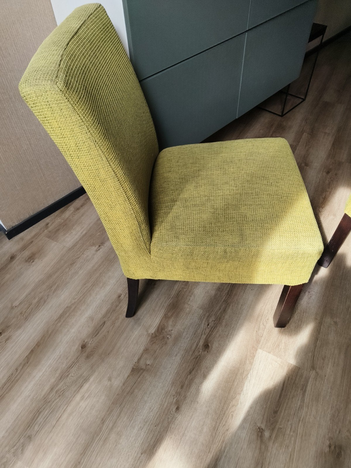 Gratis set van 4 eetkamer stoelen - Comfortabel en Stijlvol, Ophalen, Hout, Gebruikt, Overige kleuren