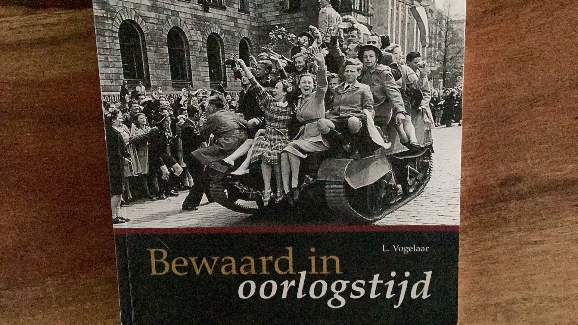 Bewaard in oorlogstijd, Vogelaar, Verzenden, 20e eeuw of later, Zo goed als nieuw