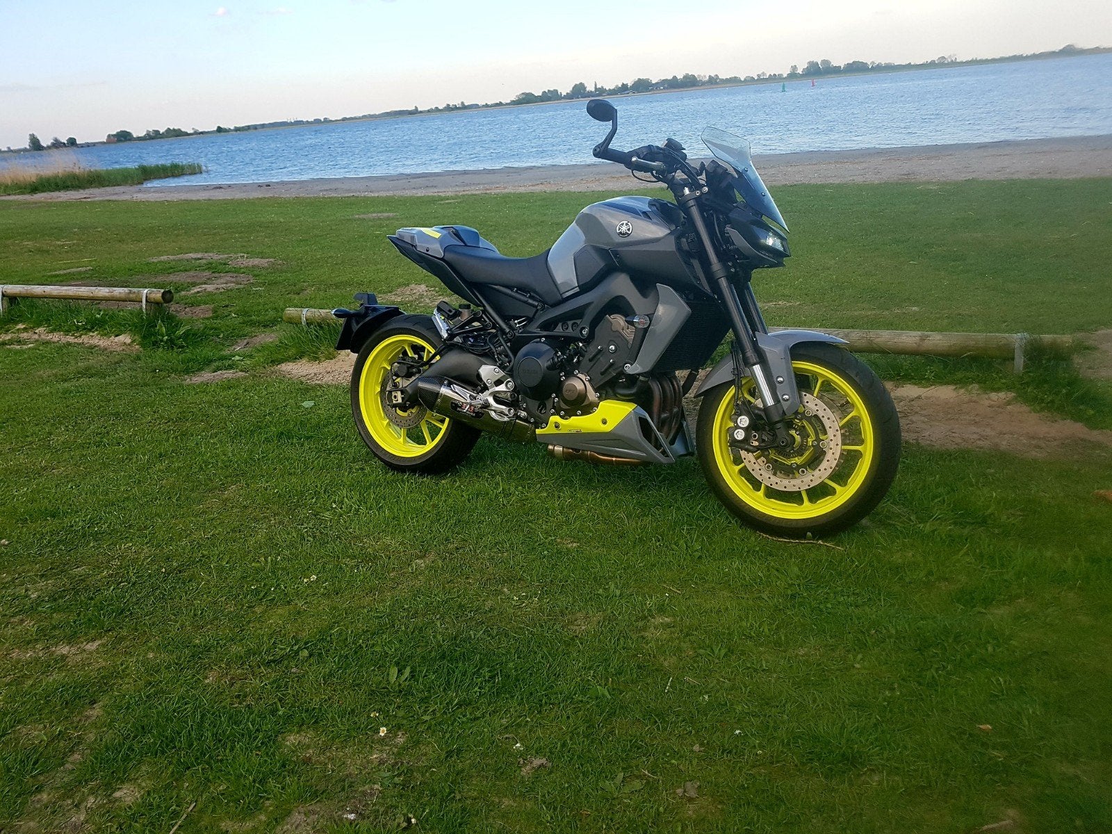 Yamaha MT09 met Yoshimura uitlaat en veel extra's, Motoren, Motorrijbewijs A, Gebruikt, 3 cilinders, Particulier