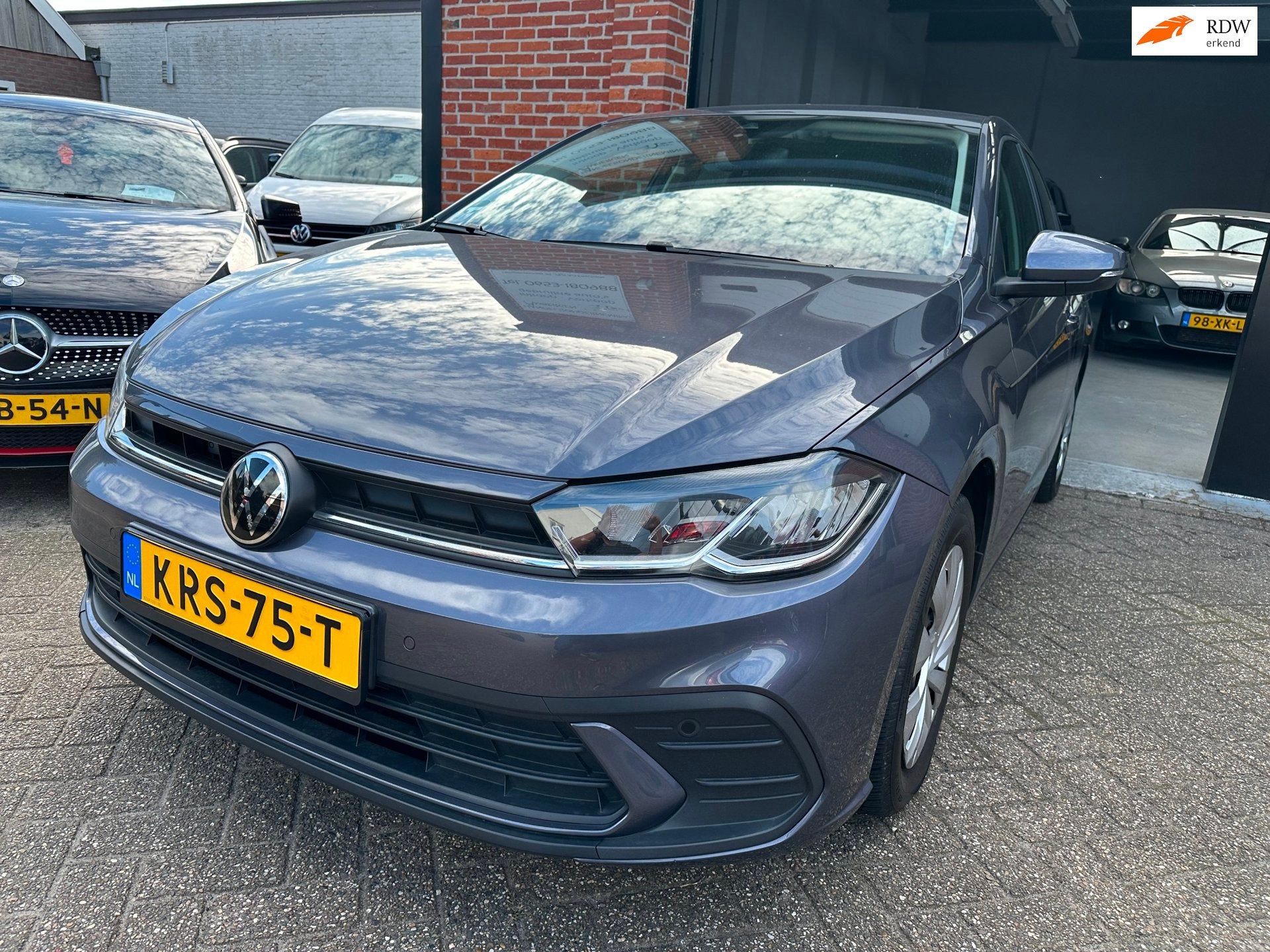 Volkswagen POLO 1.0 TSI Life Business AUTOMAAT-PDC-AIRCO-NAV, Dealer onderhouden, Stof, Gebruikt, 95 pk