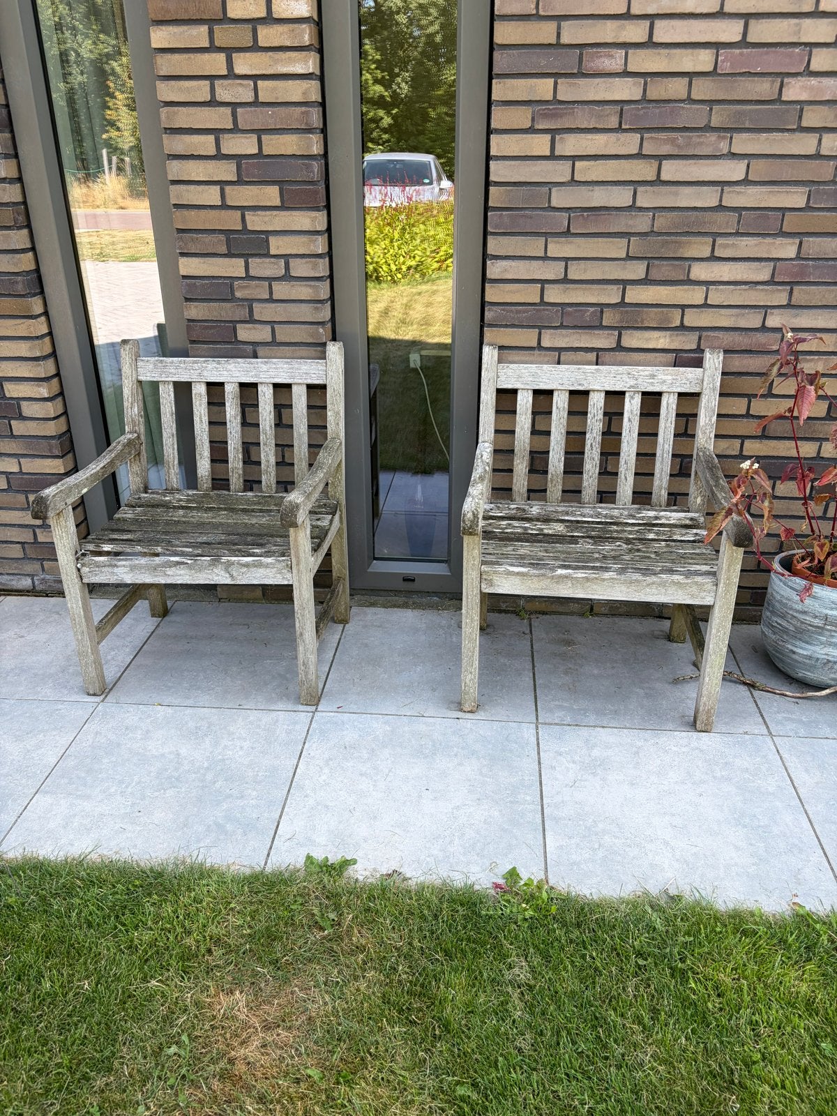 Twee houten tuinstoelen. Gratis, Ophalen, Gebruikt, Teakhout