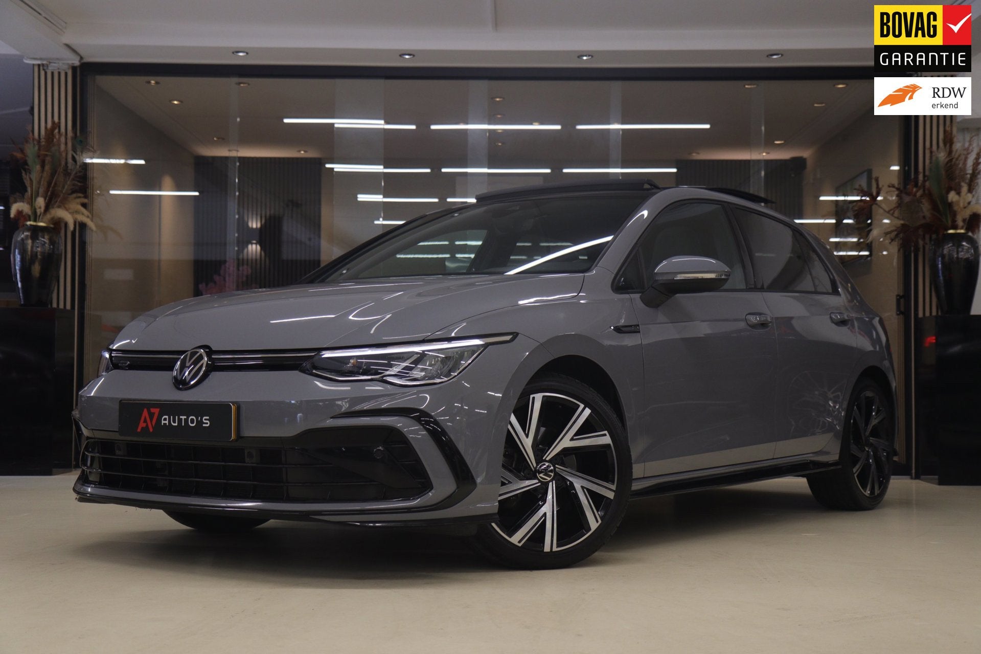Volkswagen GOLF 1.5 eTSI R-Line Business PANO/CAM/CARPLAY/AC, Auto's, 4 cilinders, 150 pk, Bedrijf, Automatische klimaatregeling