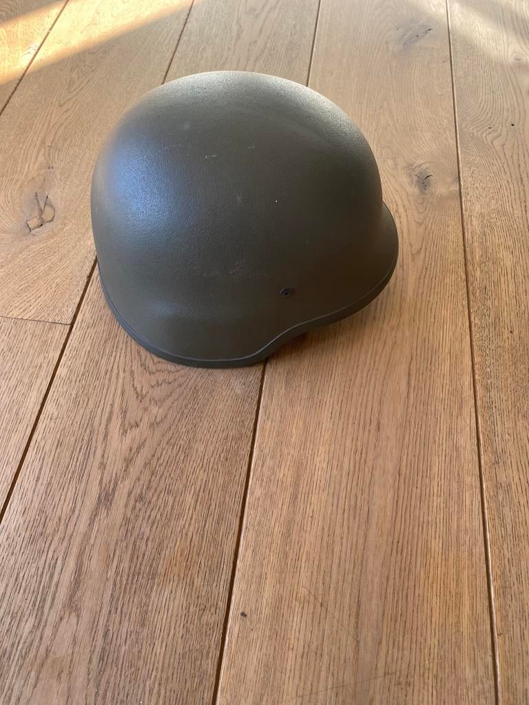 M95 helm nedrlandse leger maat M, Verzamelen, Militaria | Algemeen, Ophalen of Verzenden