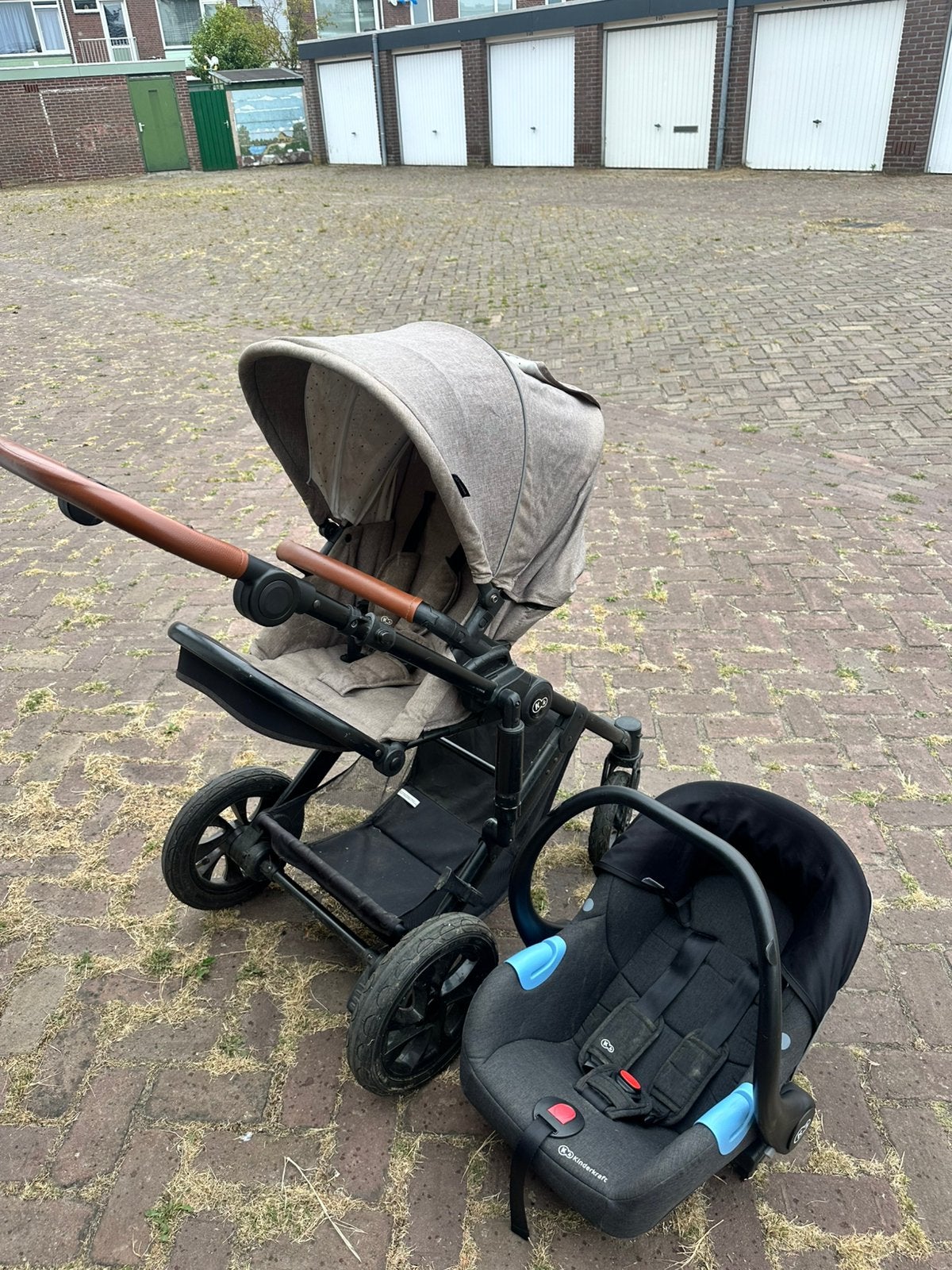 Kinderkraft Combiwagen met autostoeltje en accessoires, Kinderen en Baby's, Kinderwagens en Combinaties, Gebruikt, Combiwagen