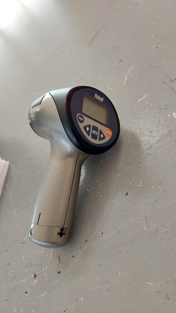 Busshnell Speedster snelheidsmeter, Doe-het-zelf en Verbouw, Gereedschap | Handgereedschap, Ophalen, Zo goed als nieuw