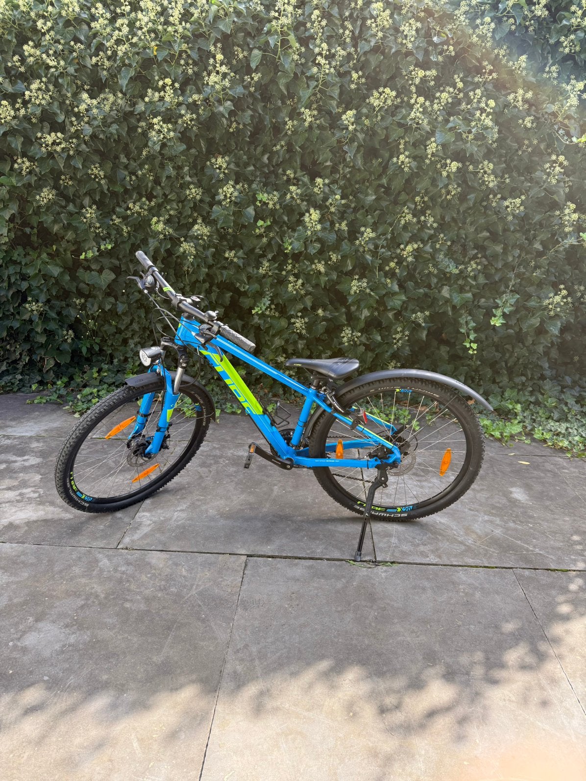 Foto 2 van CUBE Aim mountainbike blauw/groen – junior / kleine maat