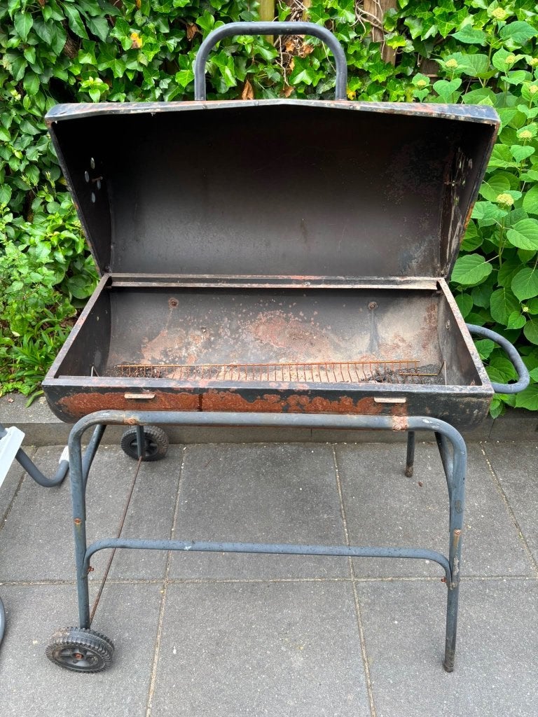 Barbecue, BBQ op houtskool, Ophalen, Gebruikt