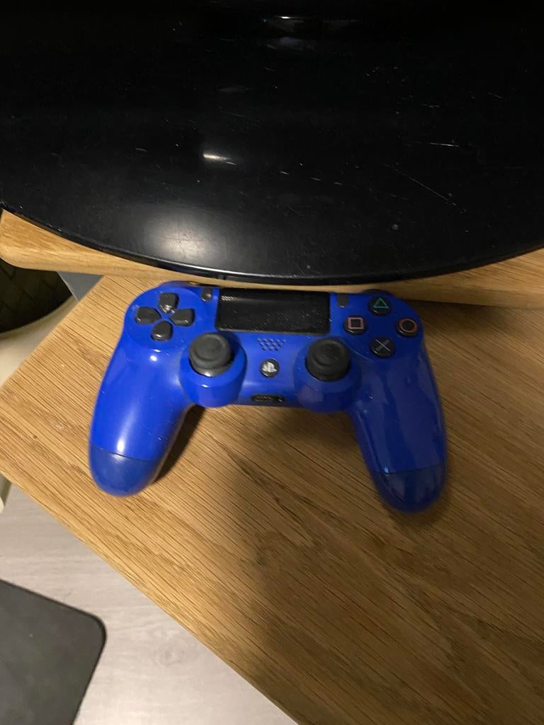 Ps4 + controller, Ophalen, Zo goed als nieuw, Controller