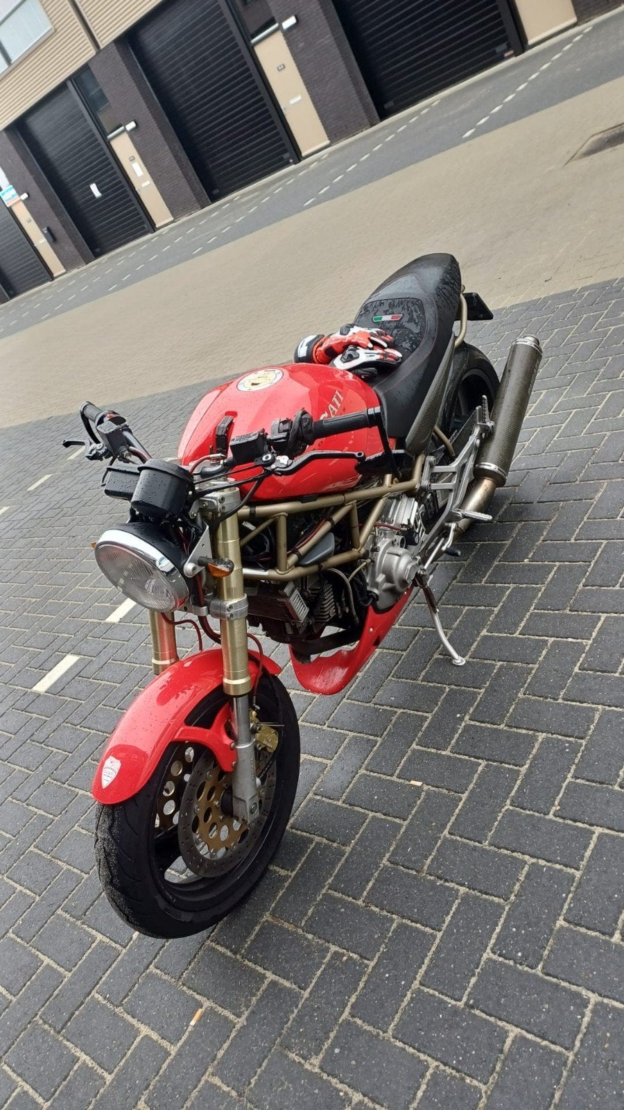 Ducati Monster M900,  Italiaans Beest op 2 wielen, Occasion, Particulier, Handgeschakeld, Naked bike