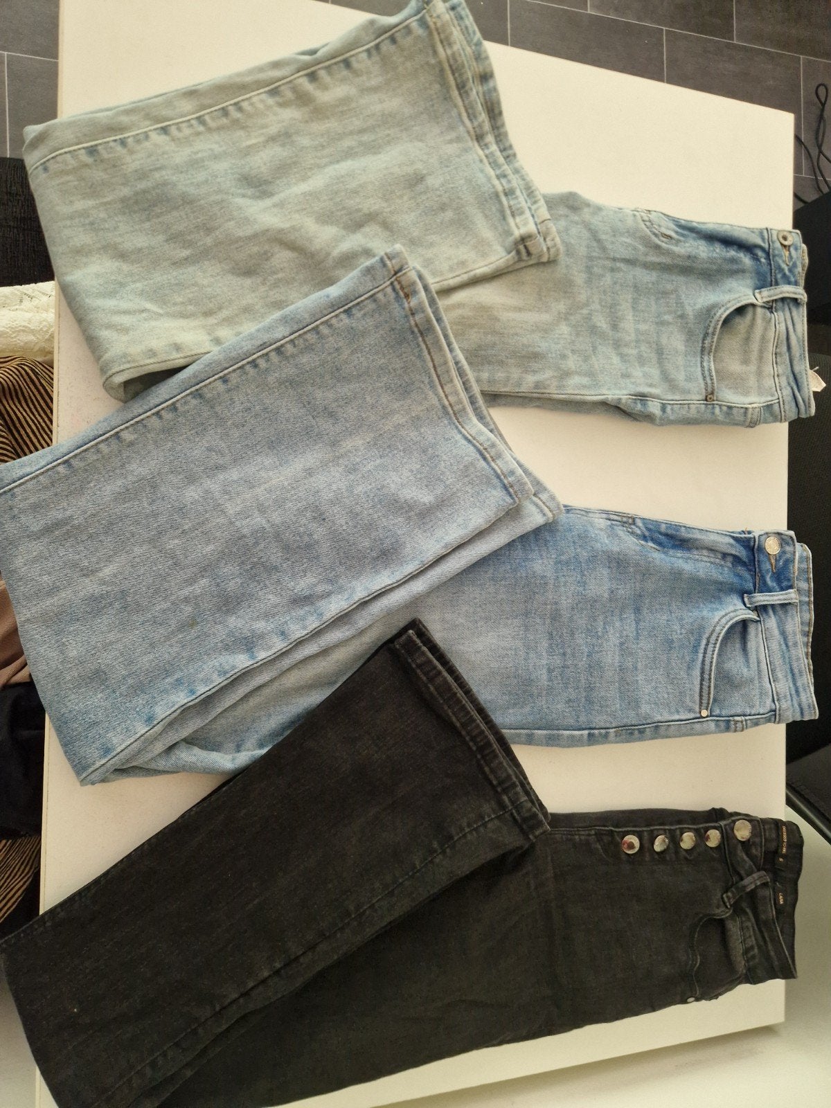 Kleding opkoper gezocht - Partij kleding aangeboden, Ophalen, Zo goed als nieuw, Meerkleurig