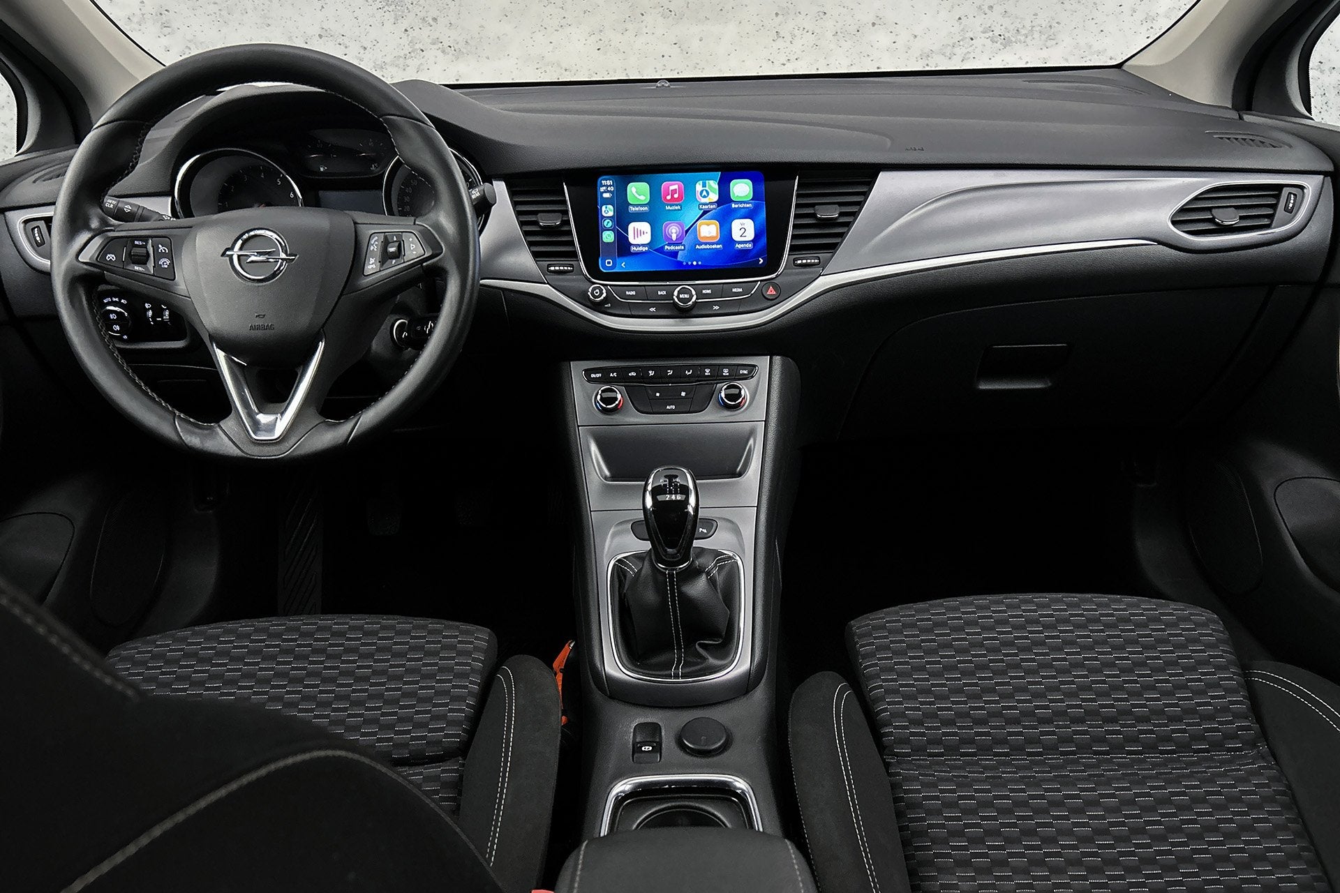 Foto 2 van Opel Astra Sports Tourer 1.4 Online Edition | Camera | Schui