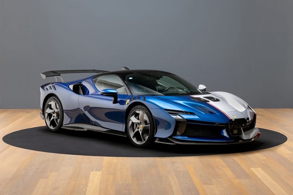 Ferrari SF90 XX Stradale 2-Tone 1:18 P18237TM1 BBR PRE-ORDER