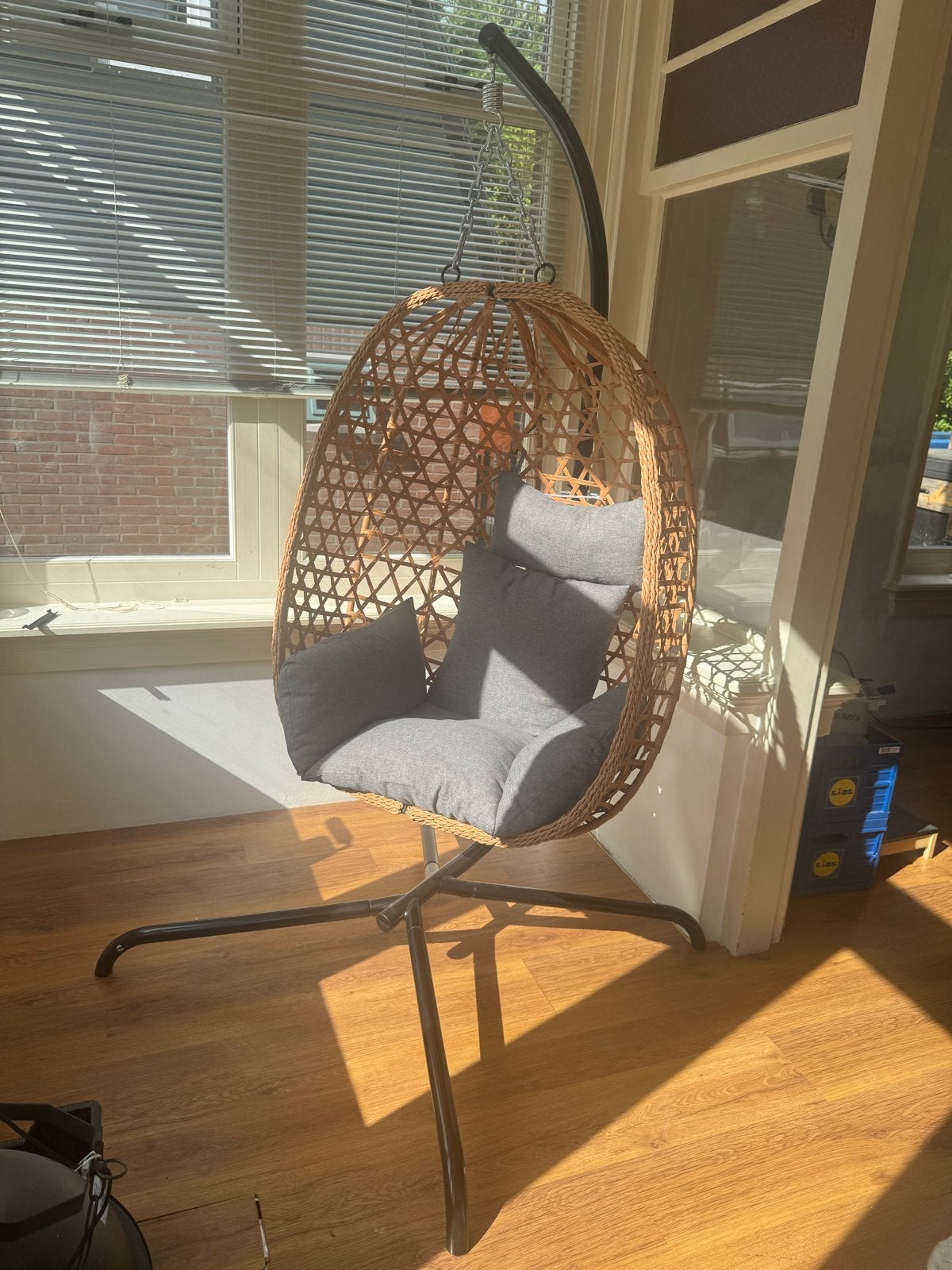 Comfortabele ei/Hangstoel met Kussen - Zo goed als nieuw, Huis en Inrichting, Overige kleuren, Riet of Rotan, Ophalen of Verzenden