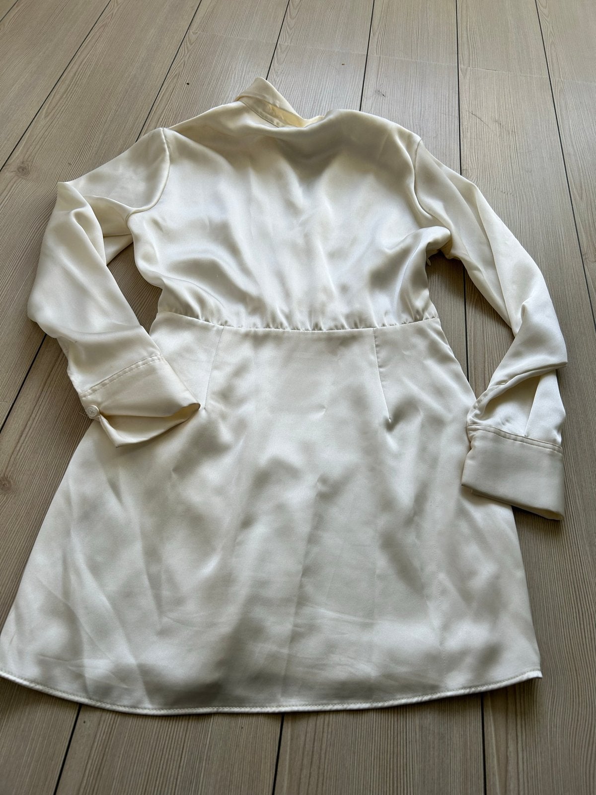 Wit satijnen jurkje van Zara maat XS leuk white party, Wit, Ophalen of Verzenden, Zo goed als nieuw, Maat 34 (XS) of kleiner