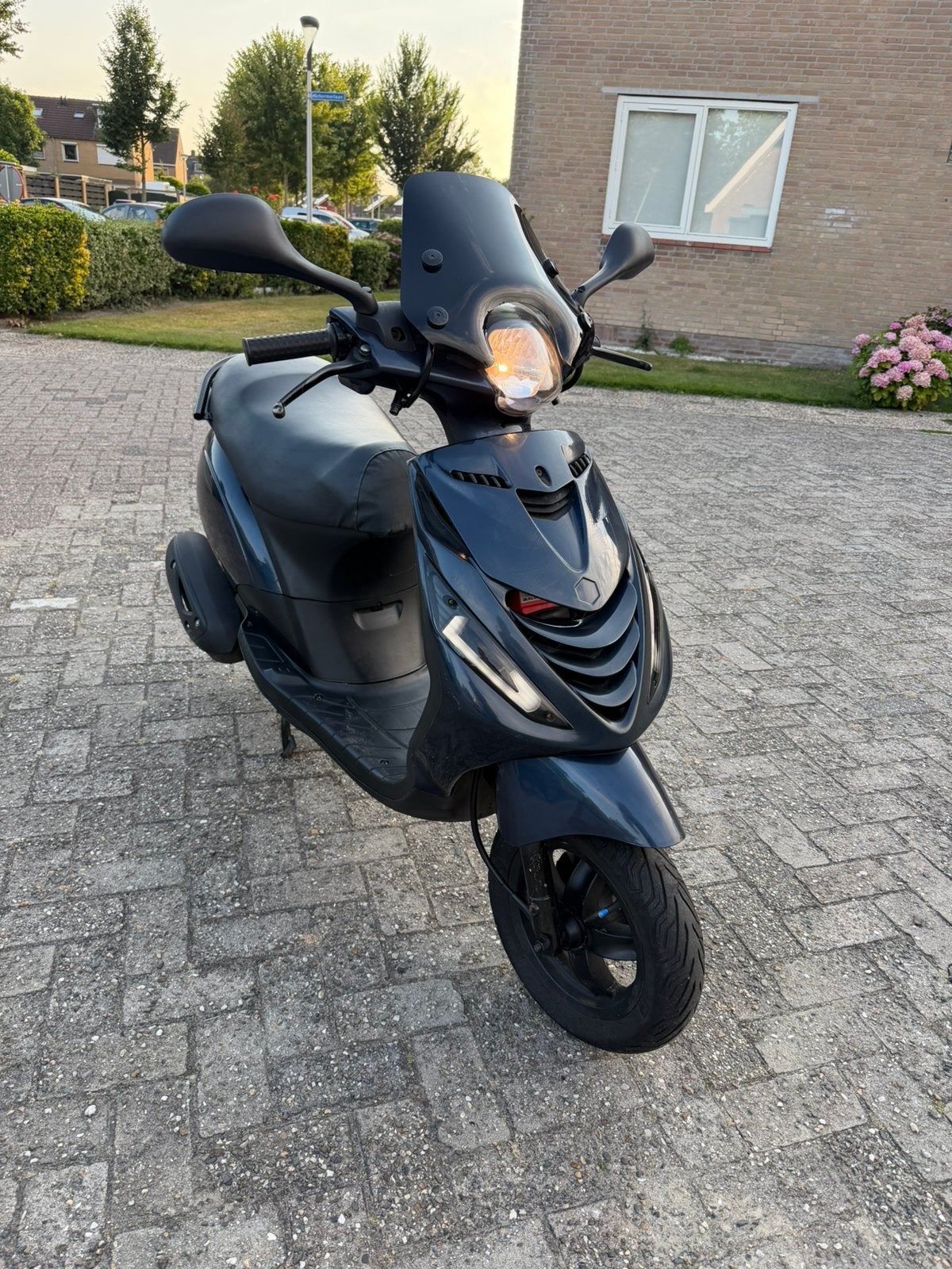 Piaggio zip 2019 brom, Fietsen en Brommers, Ophalen, Zo goed als nieuw