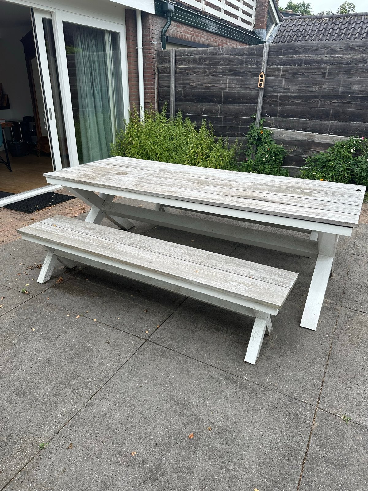 Houten tuintafel met bankje - 4 jaar oud, uitstekende staat, Tuin en Terras, Ophalen, Zo goed als nieuw, Rechthoekig, Hout