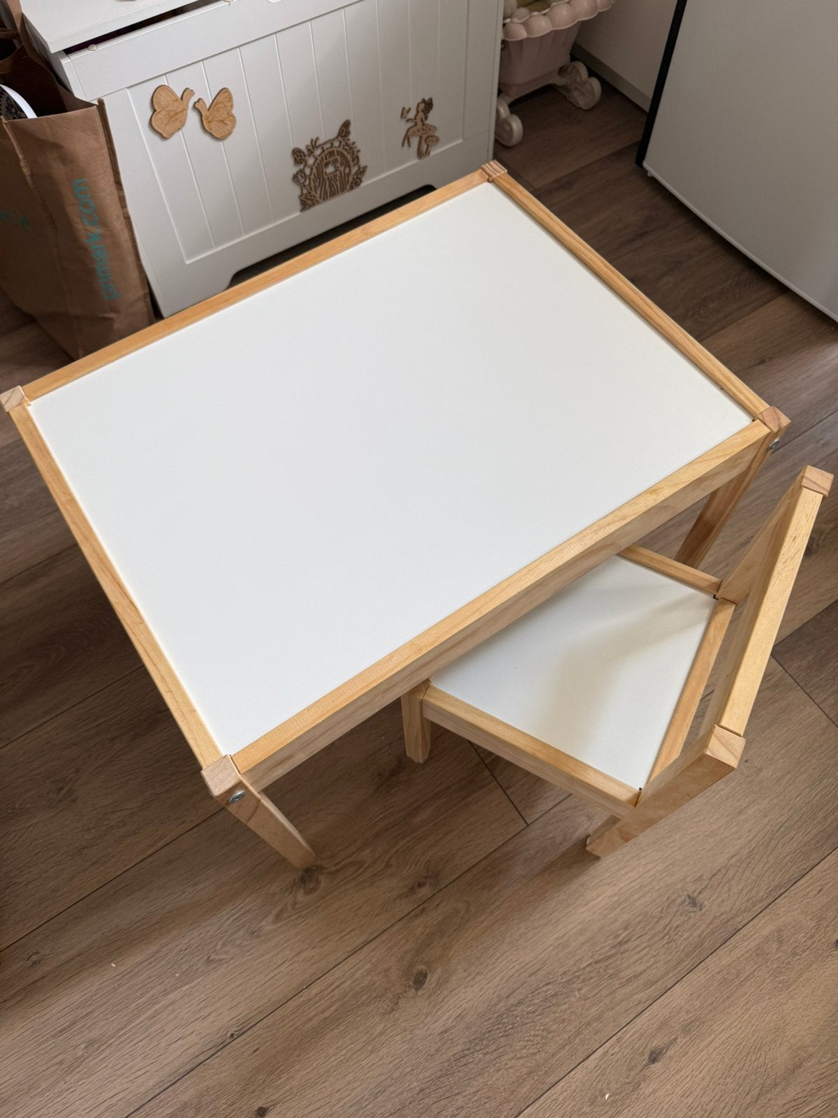 Ikea kindertafel en stoel  wit/ bruin hout, Ophalen, Zo goed als nieuw, Tafel(s) en Stoel(en)