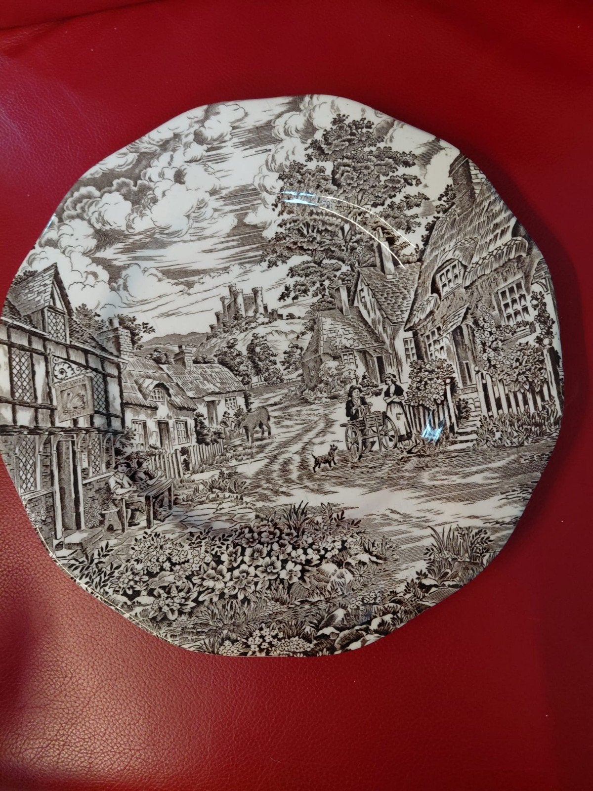 Wedgwood decoratief bord afbeelding old english Village, Antiek en Kunst, Antiek | Wandborden en Tegels, Ophalen