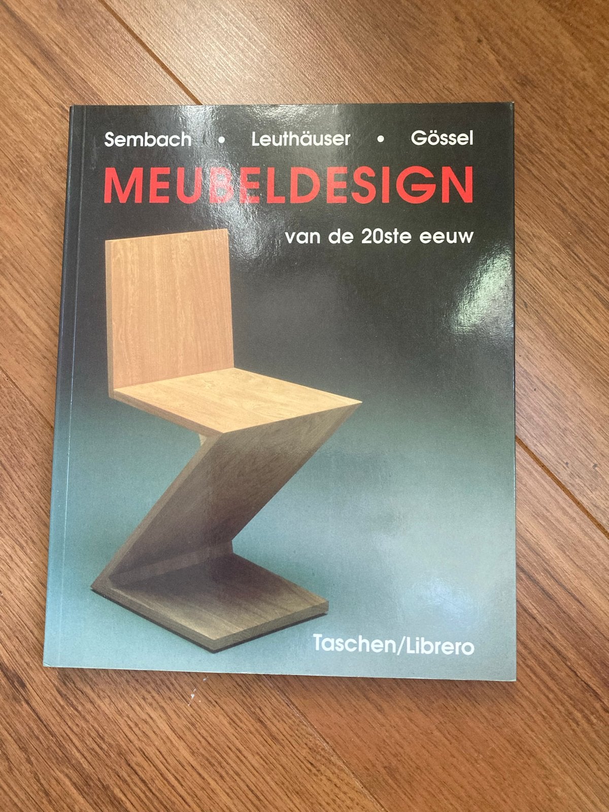 Meubeldesign van de 20ste eeuw - Sembach, Leuthäuser, Gössel, Ophalen of Verzenden, Gelezen, Overige onderwerpen