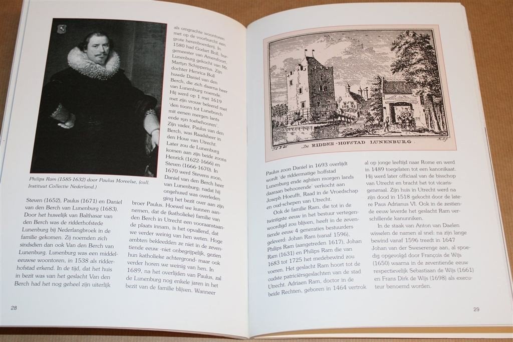 De Beyers Kameren — Utrechtse Fundatie en Restauratie 2000, Ophalen of Verzenden, Zo goed als nieuw