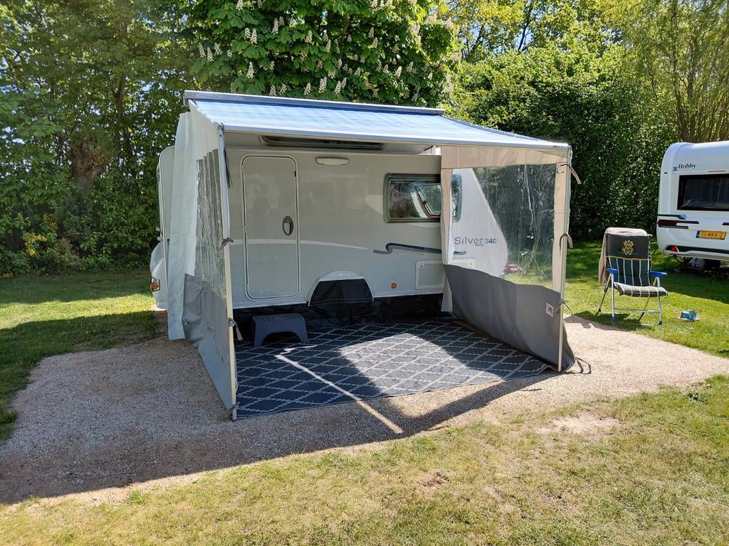 Trigano 340 silver. Kleine caravan met Perfecte indeling., Caravans en Kamperen, Ophalen, Zo goed als nieuw, Tot en met 3