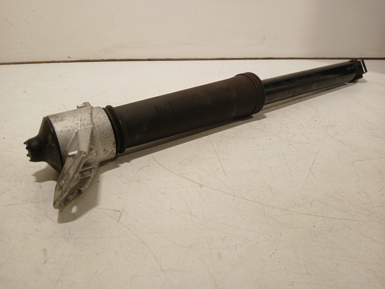 Schokbreker links achter Lynk & Co 01, Onderdelen@venauto.nl, Van der Ven Autorecycling B.V., Gebruikt, Ettenseweg 76, 4706 PB Roosendaal, The Netherlands