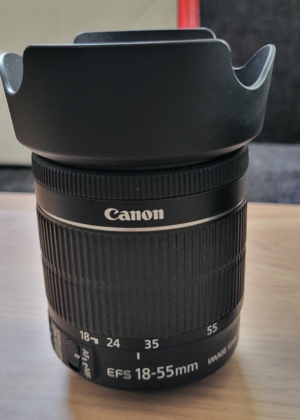 Canon EF-S 18-55mm f/3.5-5.6 IS STM lens met zonnekap, Canon, Ophalen of Verzenden, Zo goed als nieuw, Standaardlens